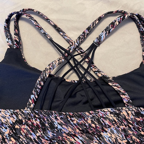 Freely sports bra - Picture 3 of 8